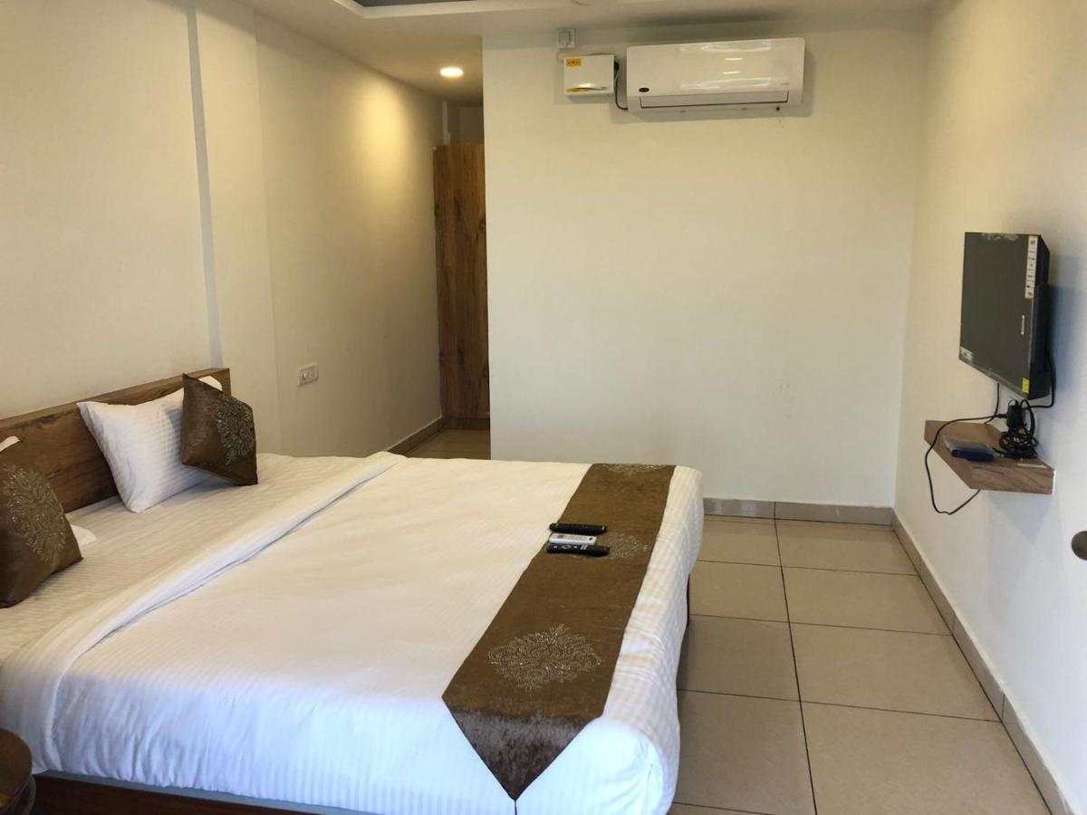 Hotel Amulya Regency Bayappanhalli Exterior foto