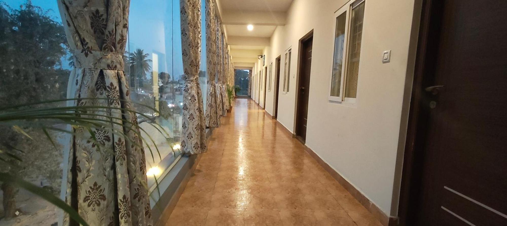 Hotel Amulya Regency Bayappanhalli Exterior foto