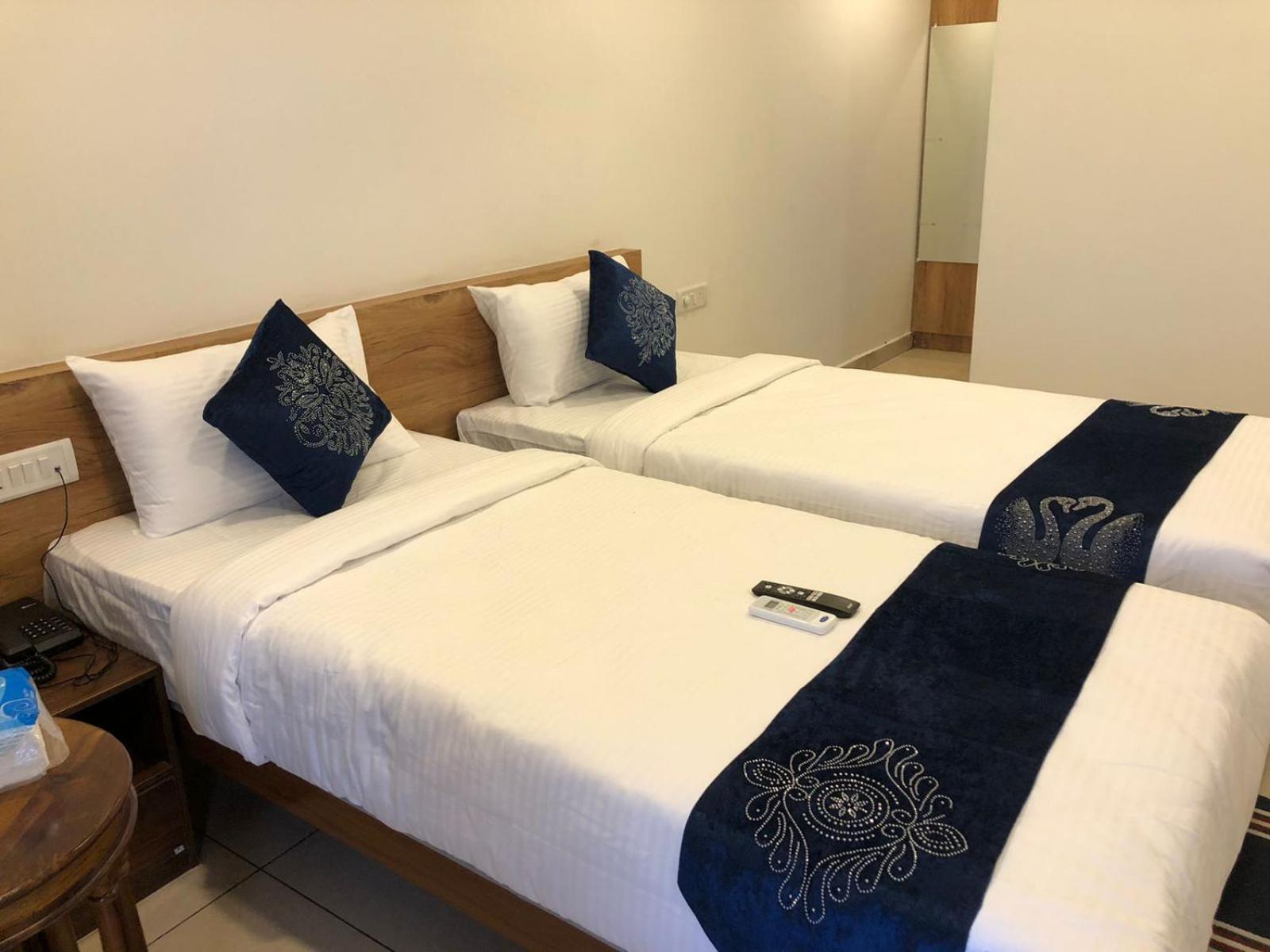 Hotel Amulya Regency Bayappanhalli Exterior foto